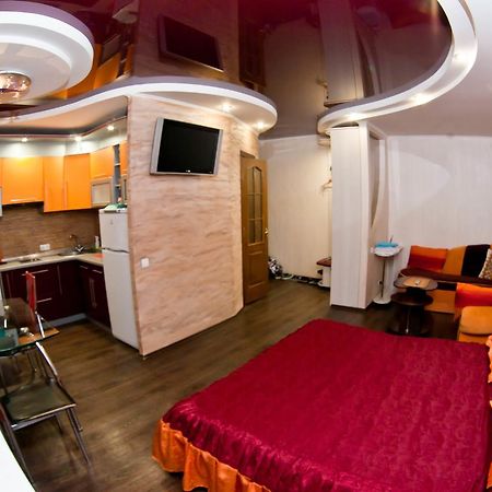 Затишна Квартирка Aparthotel Kremenchuk Ngoại thất bức ảnh