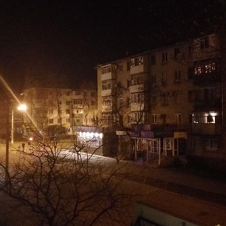 Затишна Квартирка Aparthotel Kremenchuk Ngoại thất bức ảnh