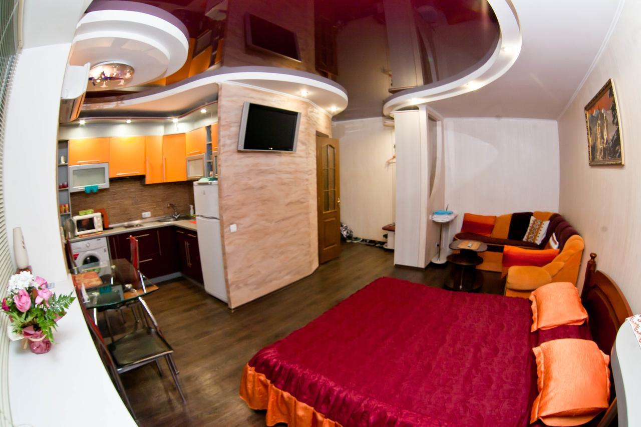 Затишна Квартирка Aparthotel Kremenchuk Ngoại thất bức ảnh